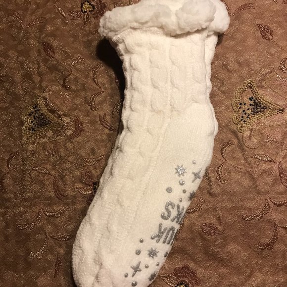 Muk Luks Accessories New Muk Luks Chenille Fleece Cabin Socks With Grips On Bottom Poshmark